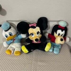 Lot of vintage Disney character plush toys, Minnie Mouse Donald Duck and Goofy,